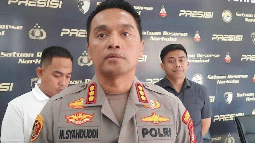 Muda-mudi diamankan polisi usai penggerebekan apartemen Jakpus