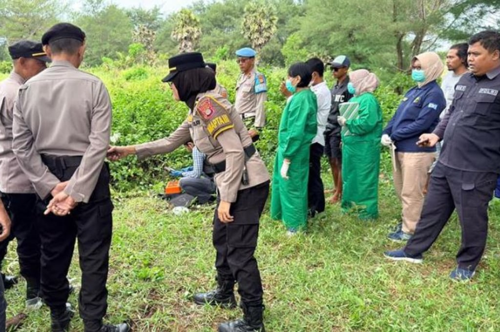 Kerabat korban mantan Sekretaris Jenderal Pordasi DKI Jakarta tiba di RS Bhayangkara Yogyakarta untuk identifikasi jenazah.