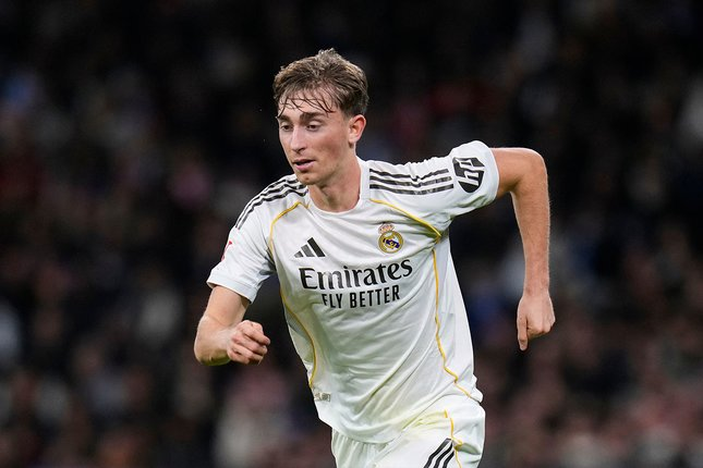 Jose Mourinho terlibat adu psikologis dengan pemain Real Madrid di lorong ruang ganti.